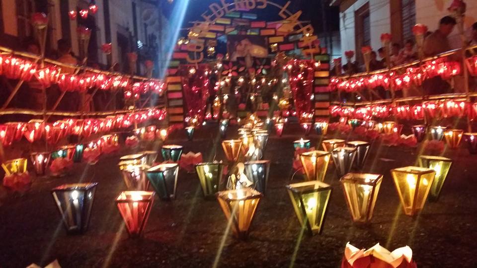 El Cenit - Farolitos para celebrar nacimiento de la Virgen María