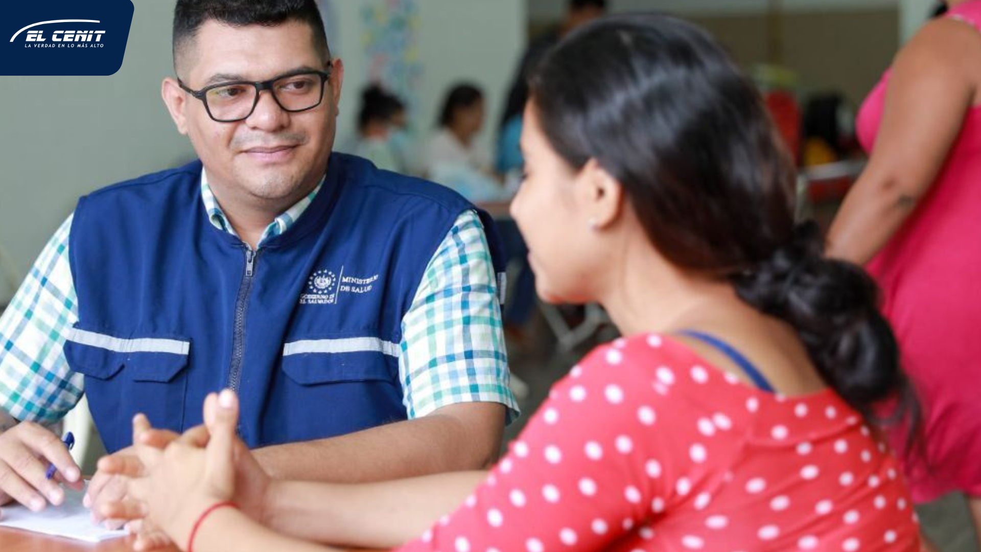 Albergues ofrecen apoyo integral a familias afectadas por lluvias, incluyendo atención psicológica