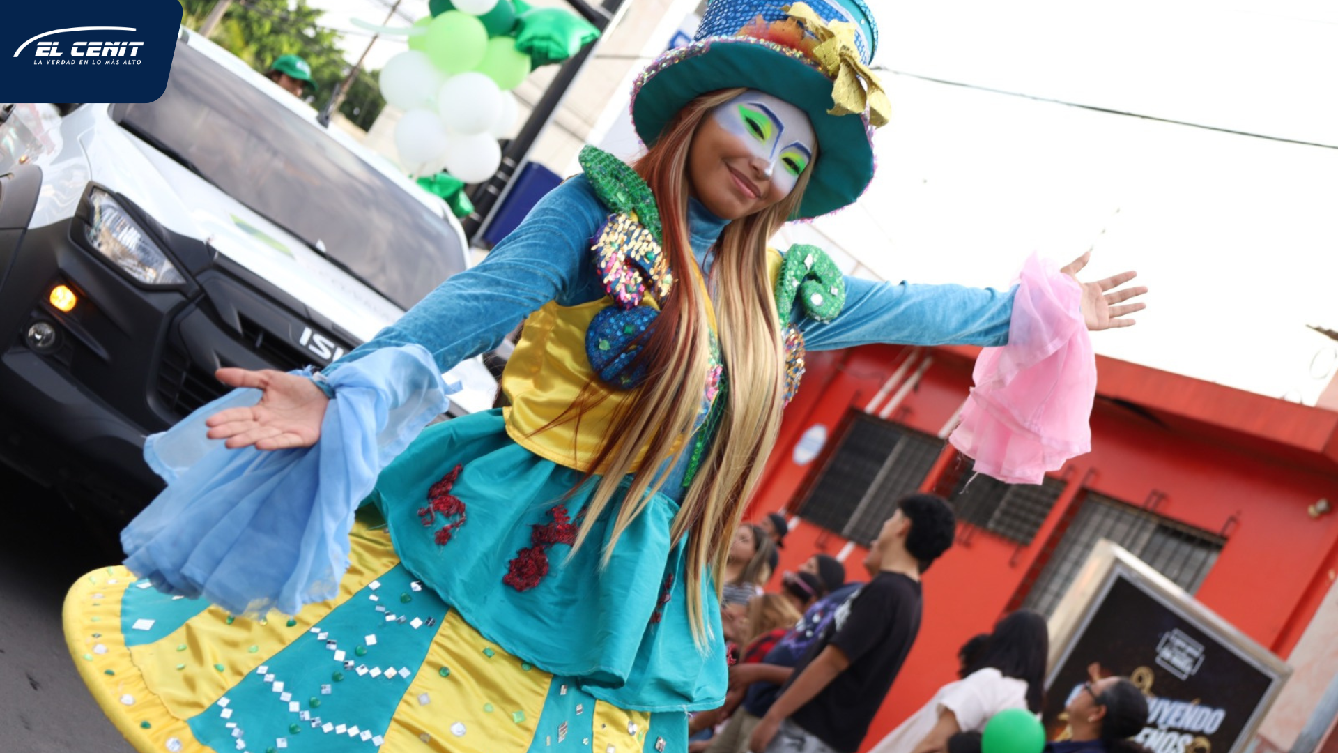 Más de 40 empresas participaron en el Desfile del Comercio