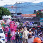 Color, música y tradición inauguran las Fiestas Julias con el Desfile del Correo