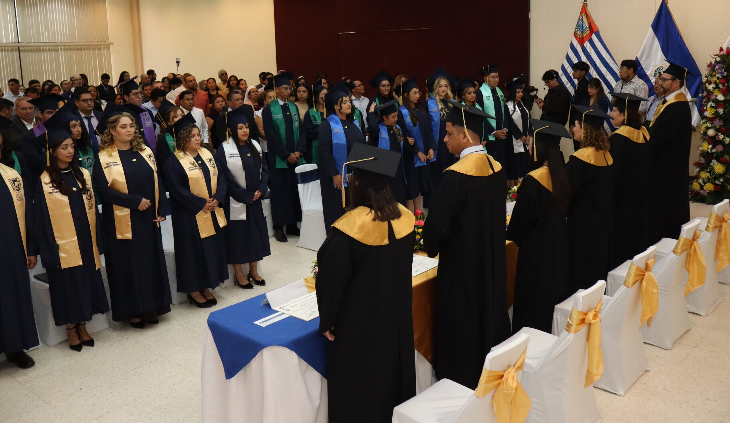 Nuevos profesionales culminan su formación en la graduación LXXXVIII de UNASA