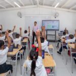 Centro Escolar Los Toles incorpora tutores con IA tras renovación de infraestructura educativa y vial